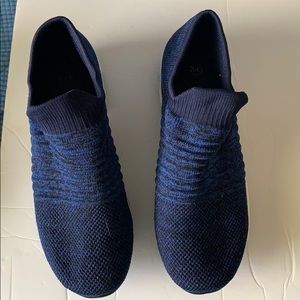 New Blue lady's shoes , Size 39